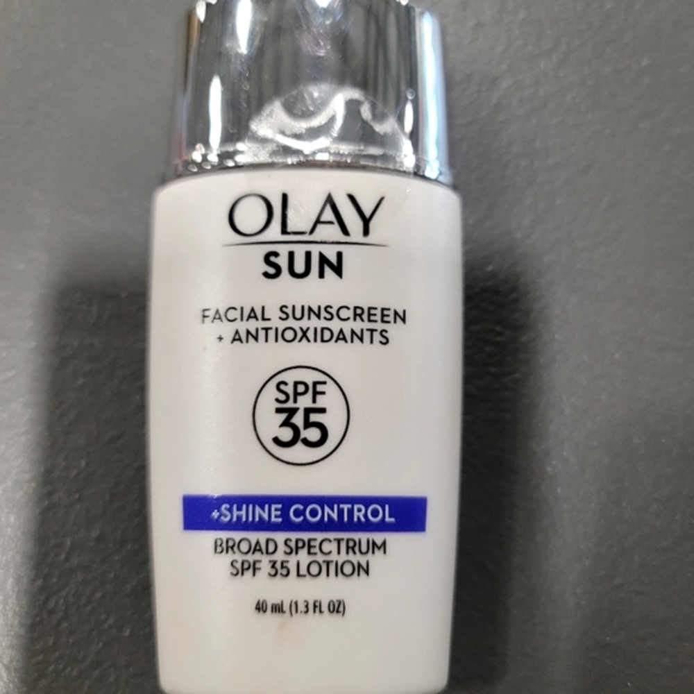 Olay Bundle - Picture 1 of 9